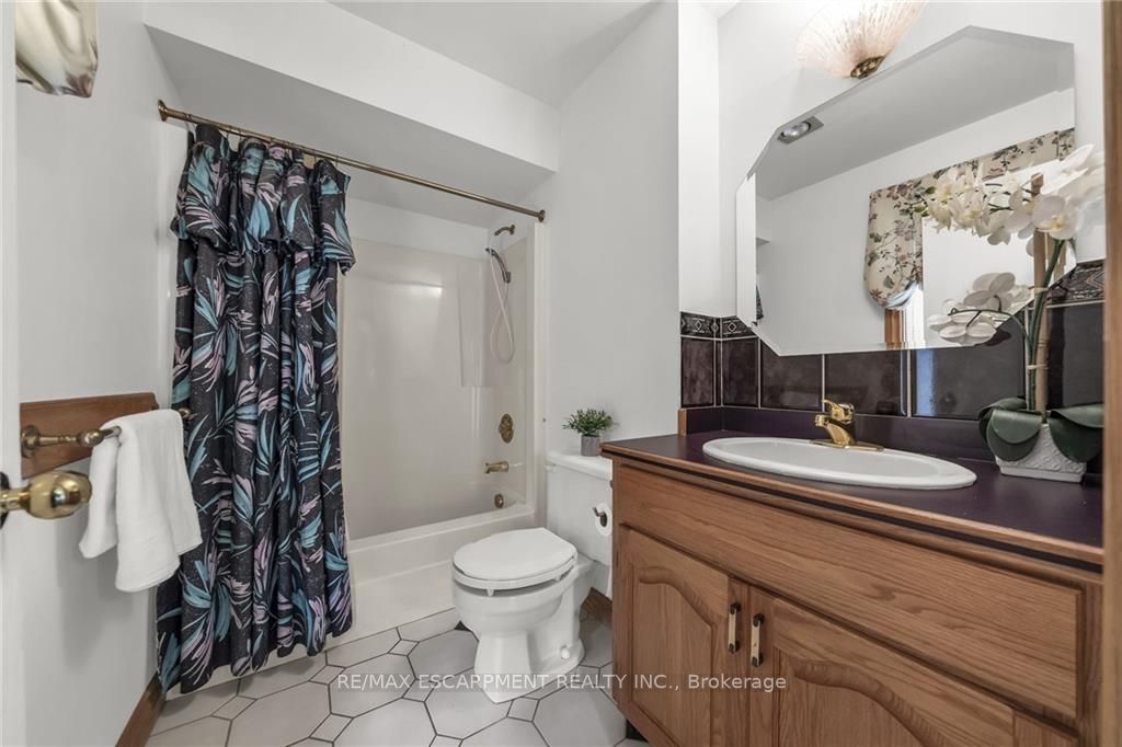 2368 #17 Haldimand Rd