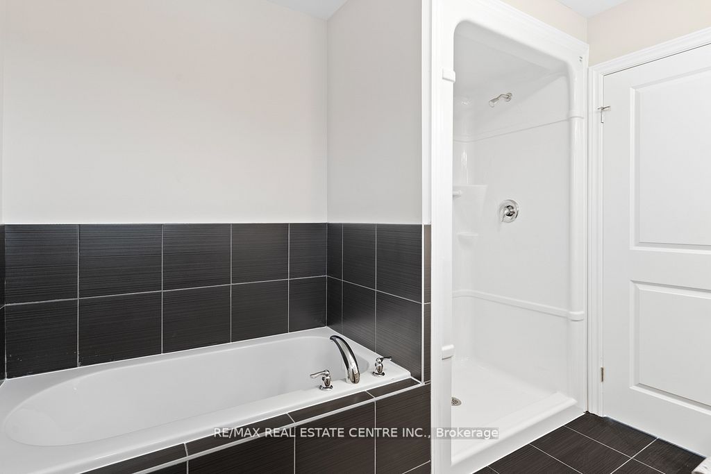103 Mclaughlin St