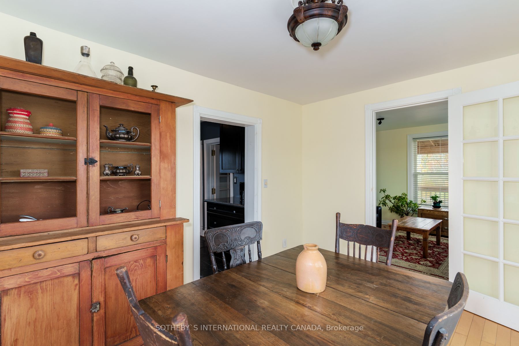 910 Rosebush Rd