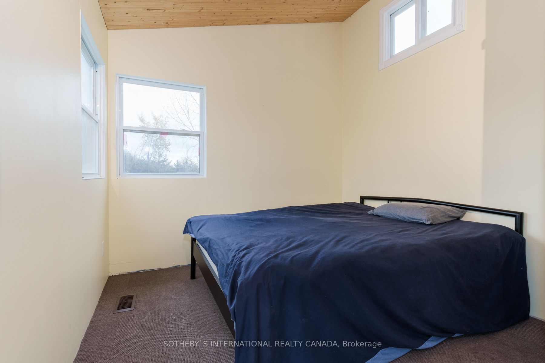 910 Rosebush Rd