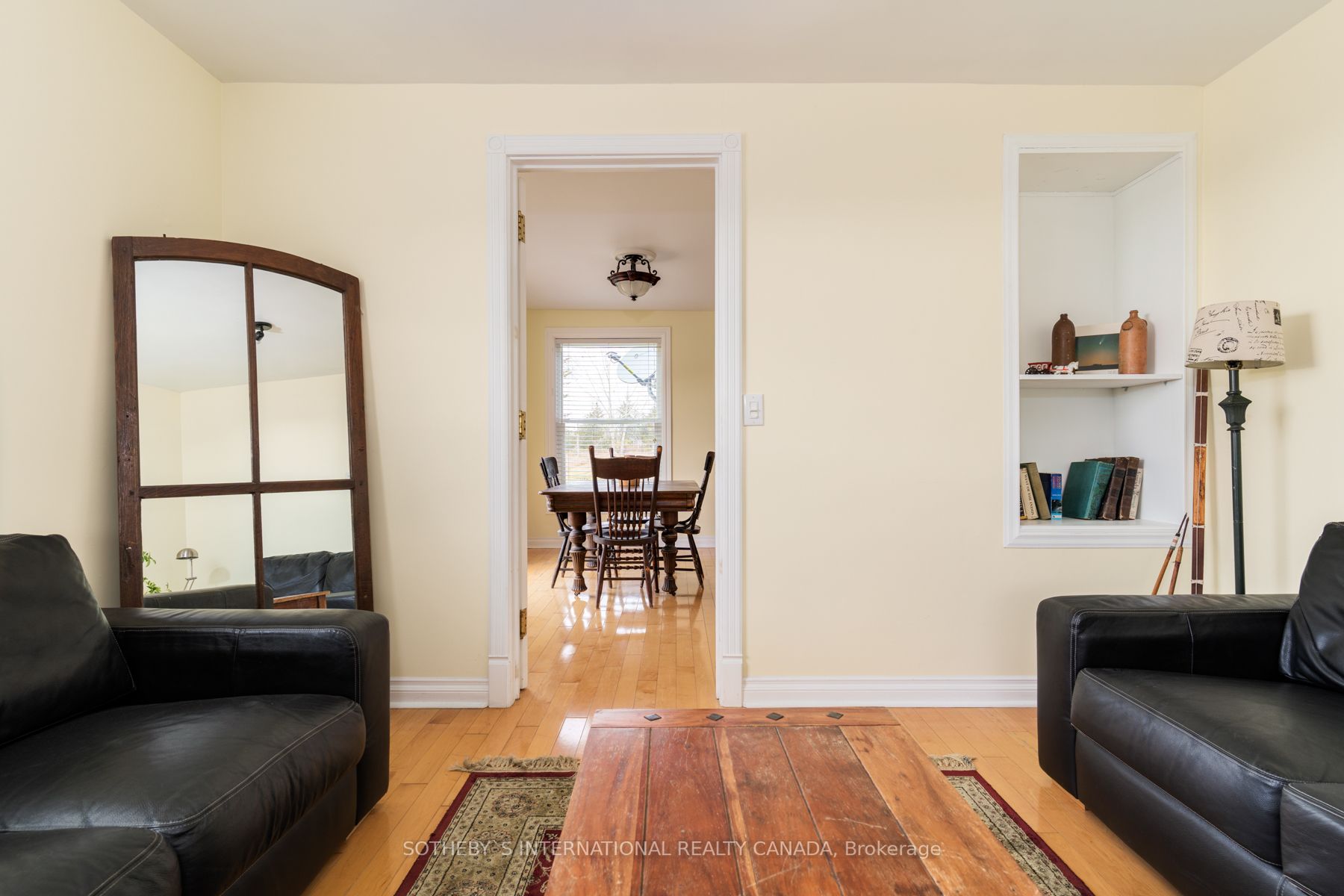 910 Rosebush Rd
