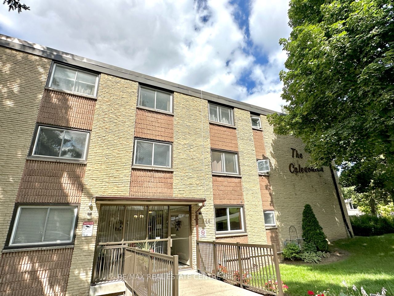 944 Caledonian View, #204