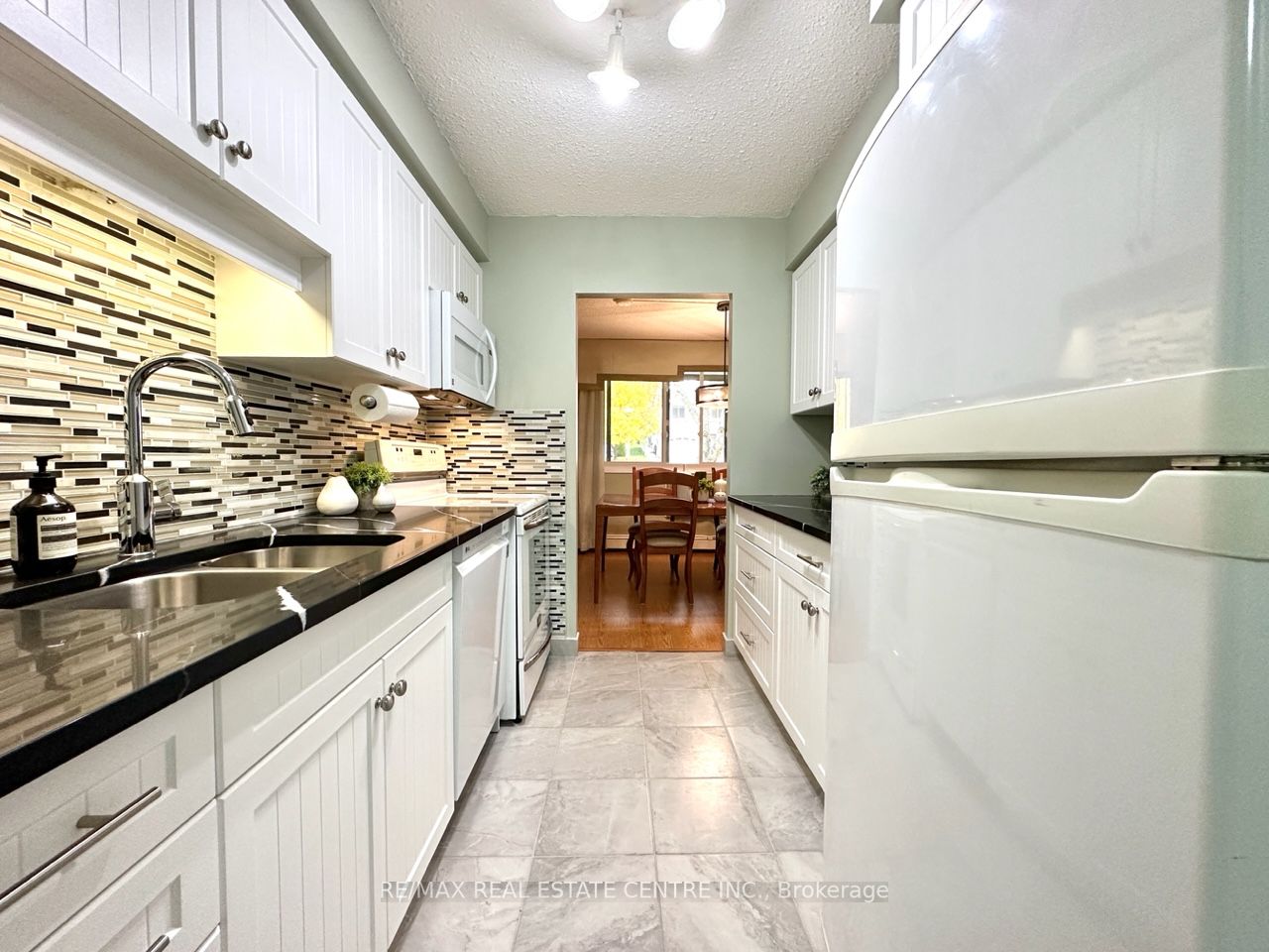 944 Caledonian View, #204