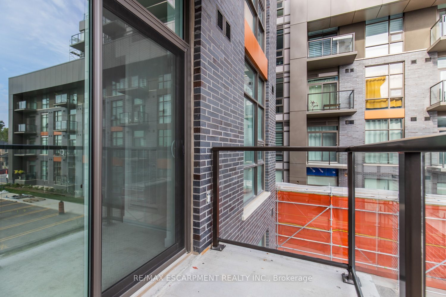 450 Dundas St E, #213