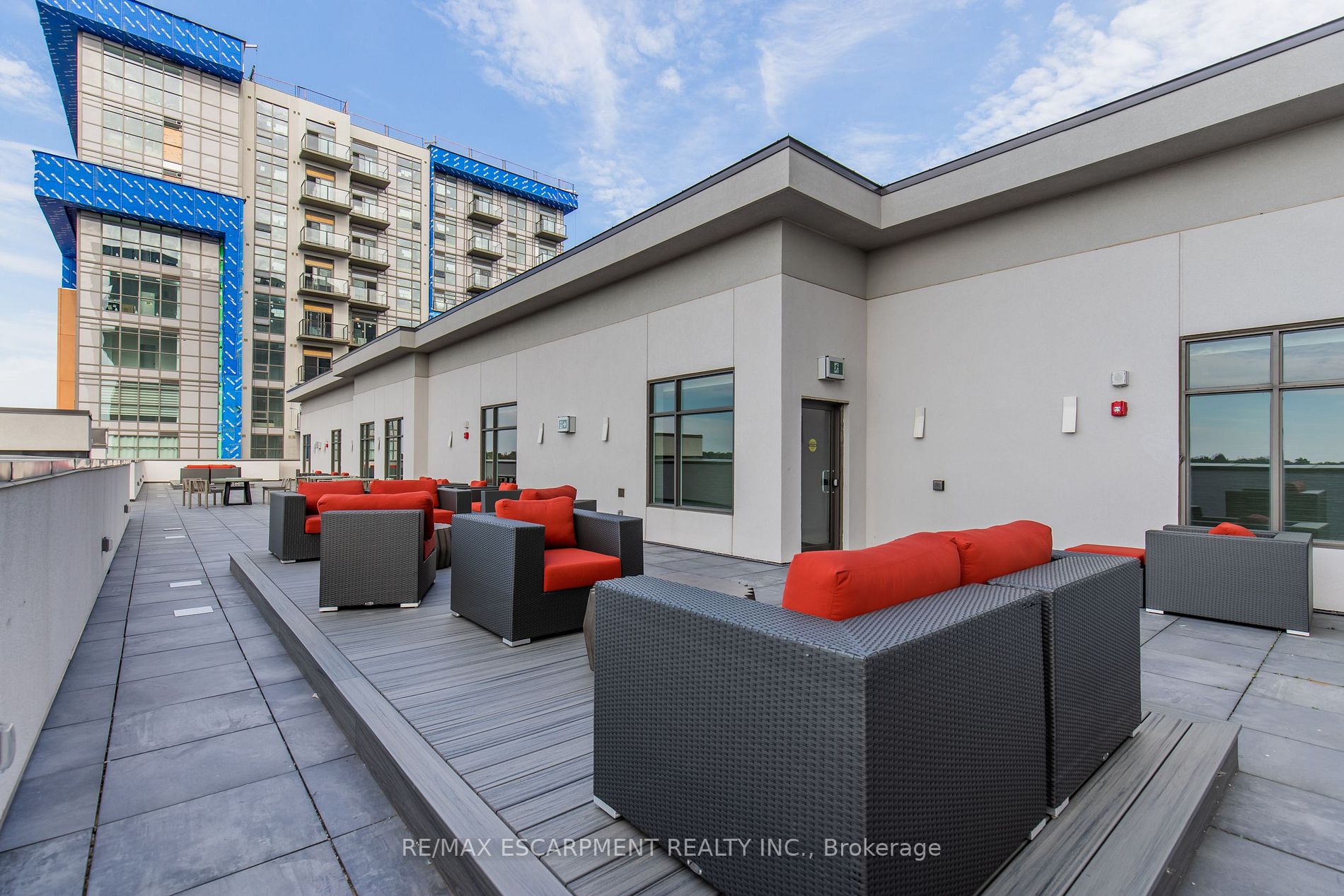 450 Dundas St E, #213