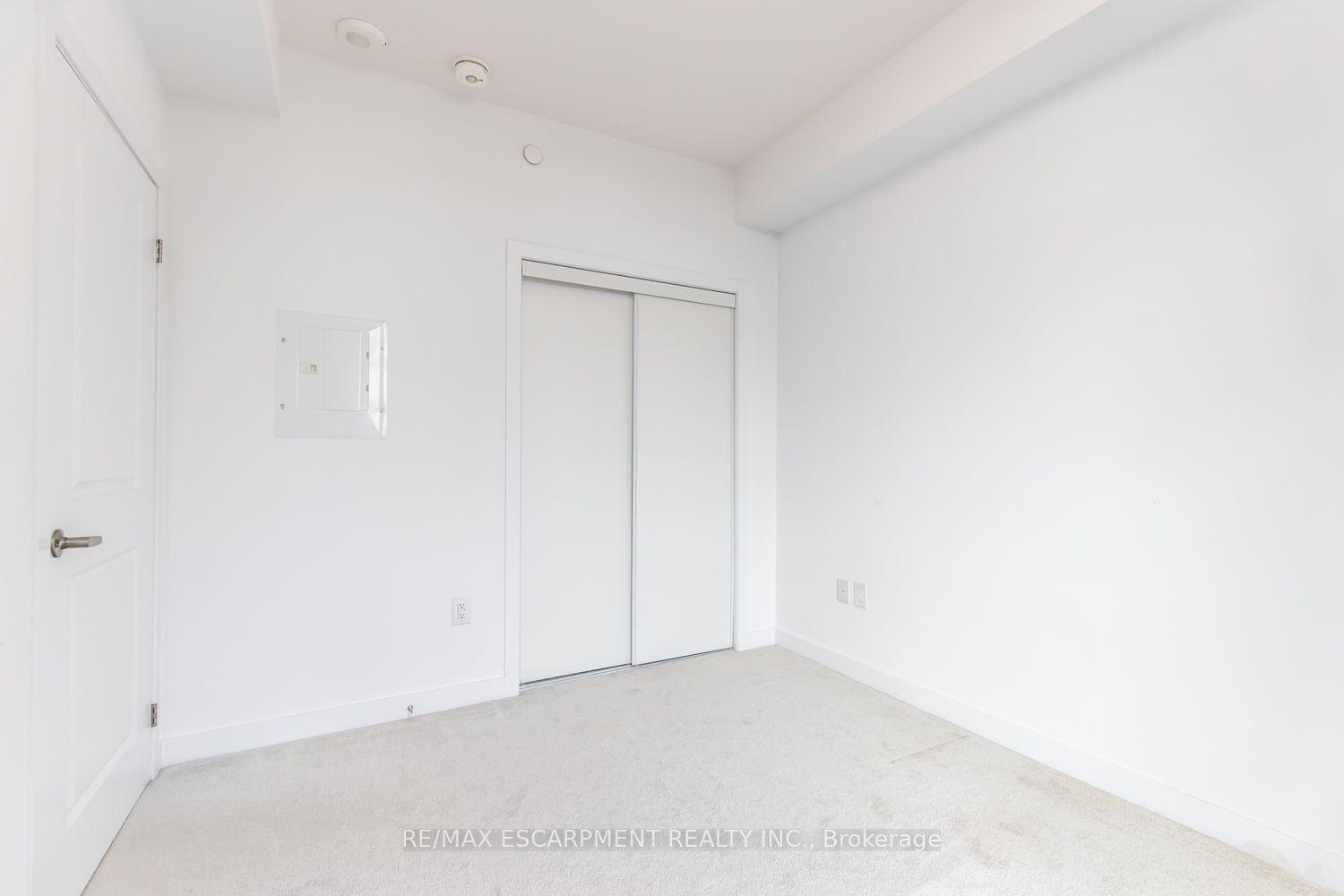 450 Dundas St E, #213