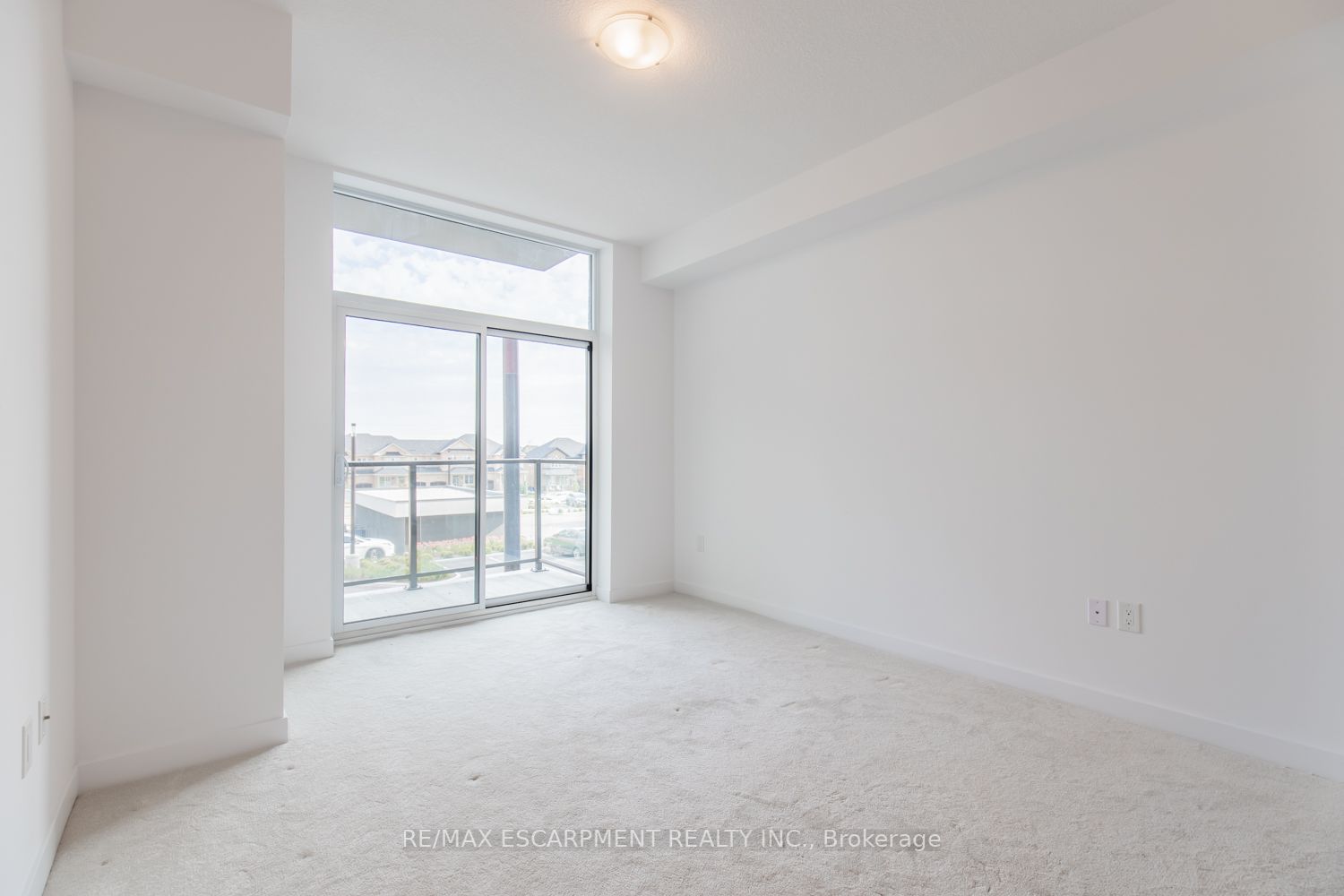 450 Dundas St E, #213