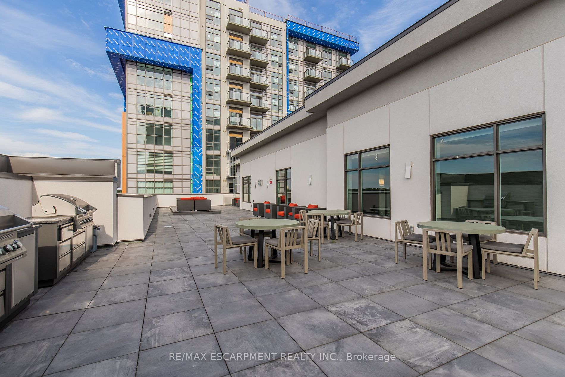 450 Dundas St E, #213