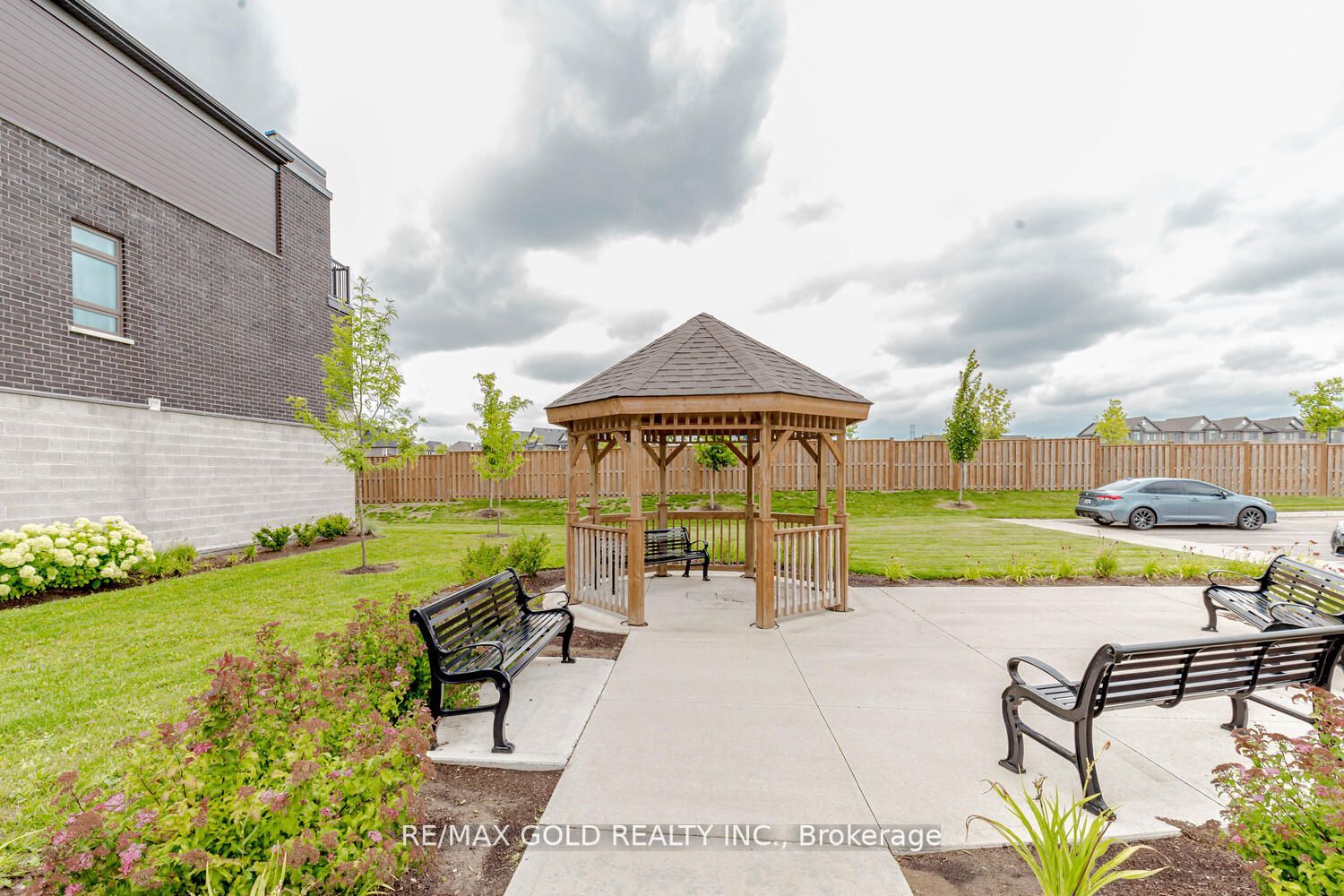 155 Thomas Slee Dr, #2E