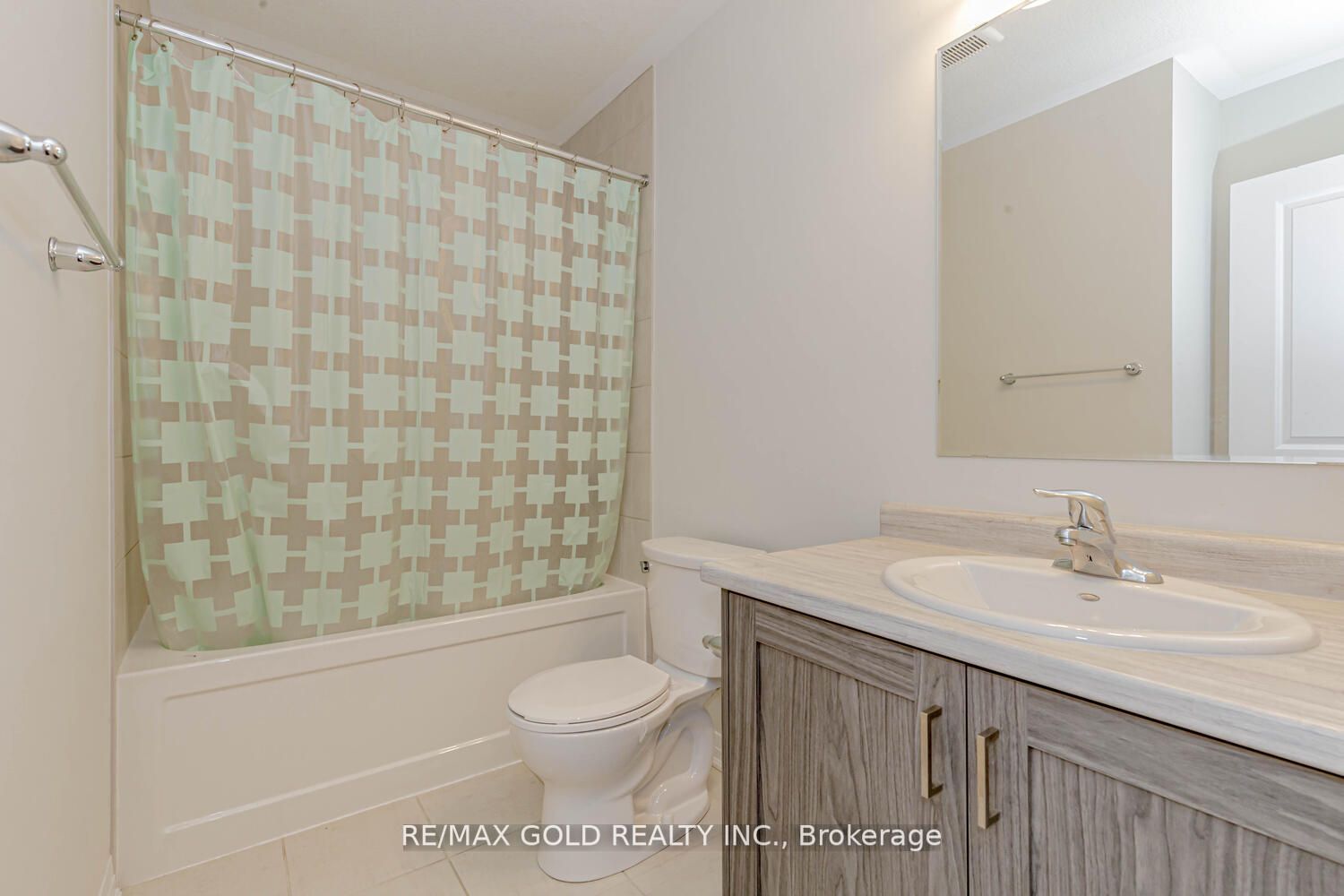 155 Thomas Slee Dr, #2E