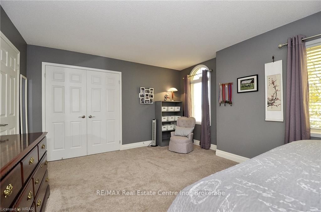 77 Delavan Dr