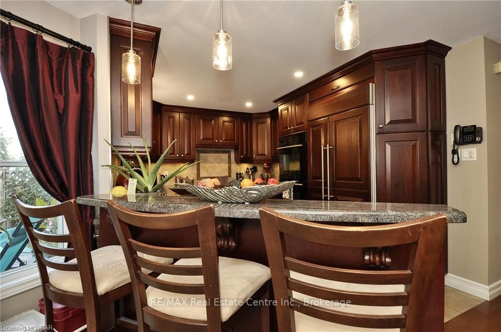 77 Delavan Dr