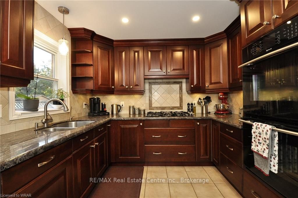 77 Delavan Dr