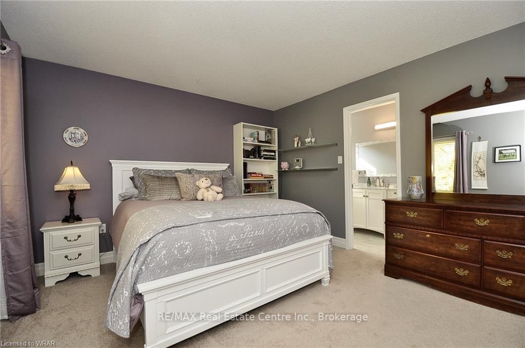 77 Delavan Dr
