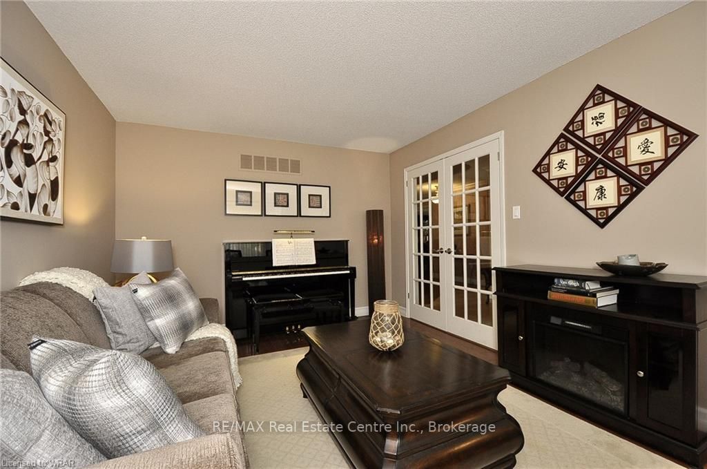 77 Delavan Dr