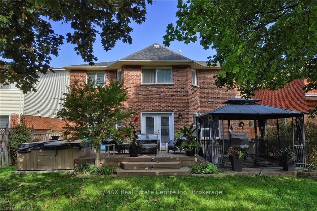 77 Delavan Dr