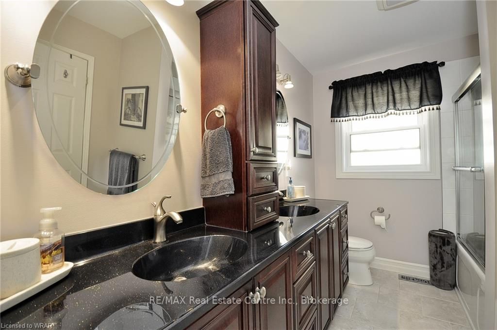 77 Delavan Dr