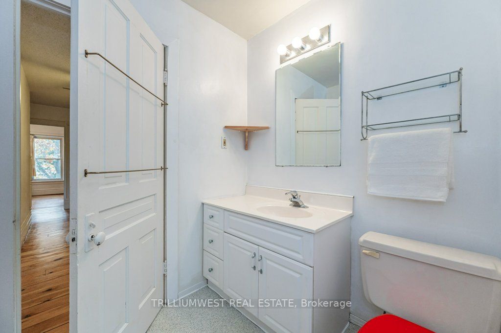 37 Forbes Ave