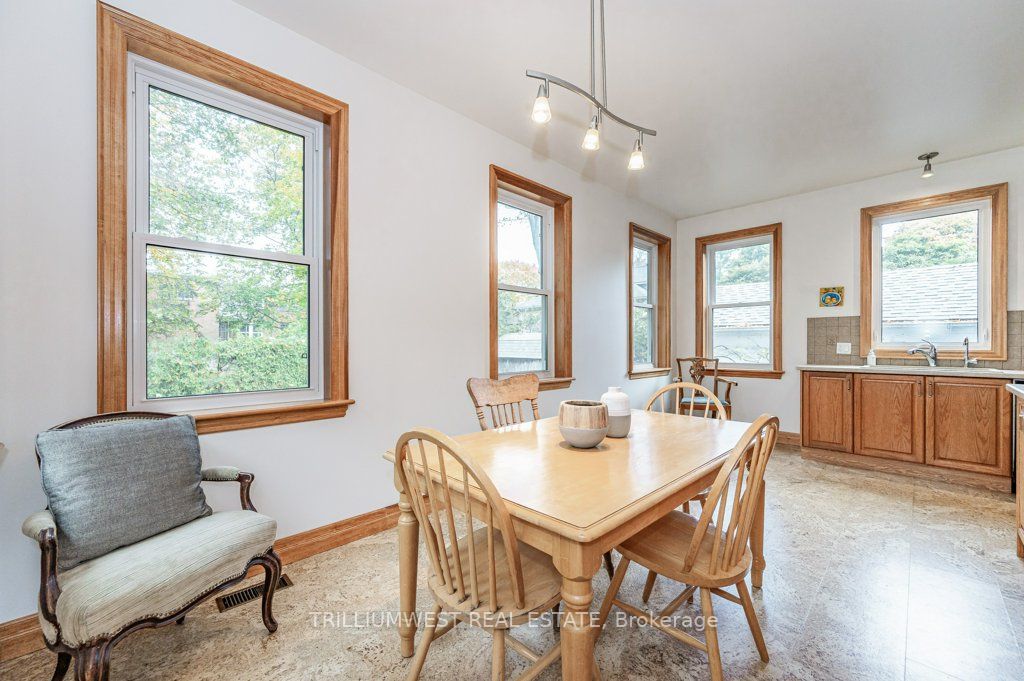 37 Forbes Ave