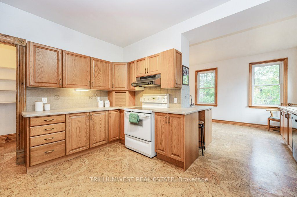 37 Forbes Ave