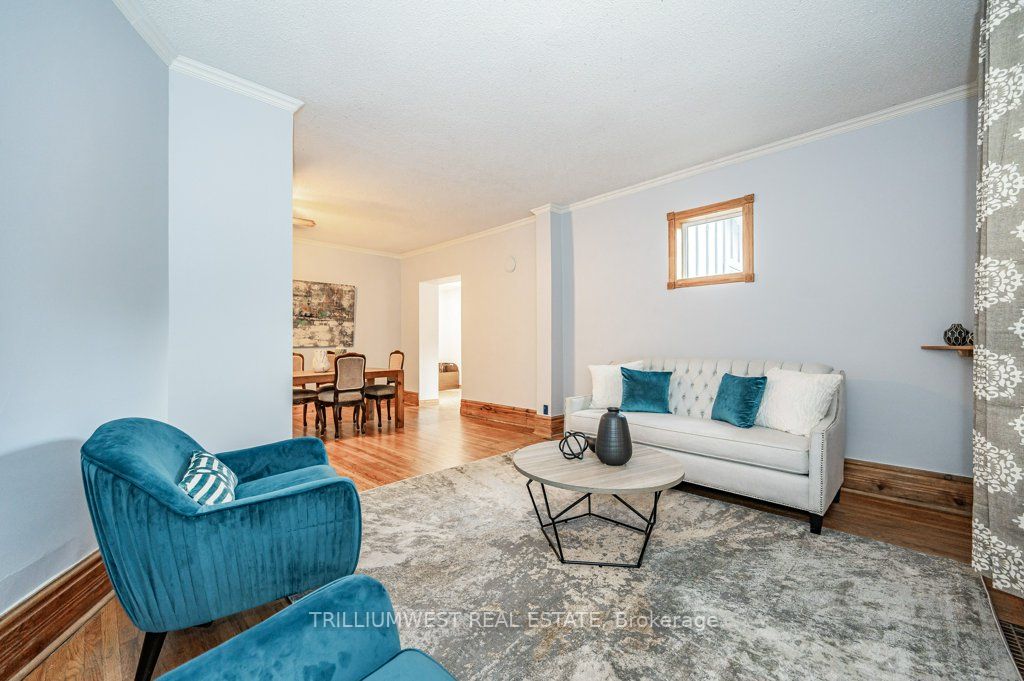37 Forbes Ave
