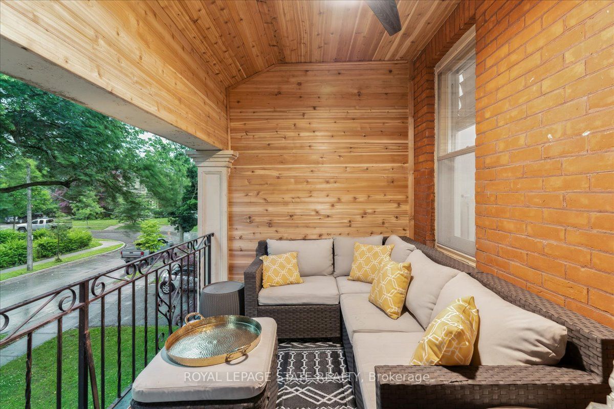 64 Lorne Crescent