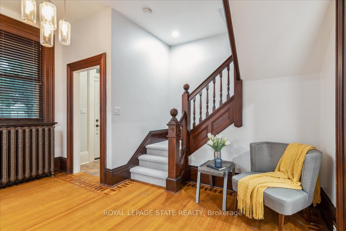 64 Lorne Crescent