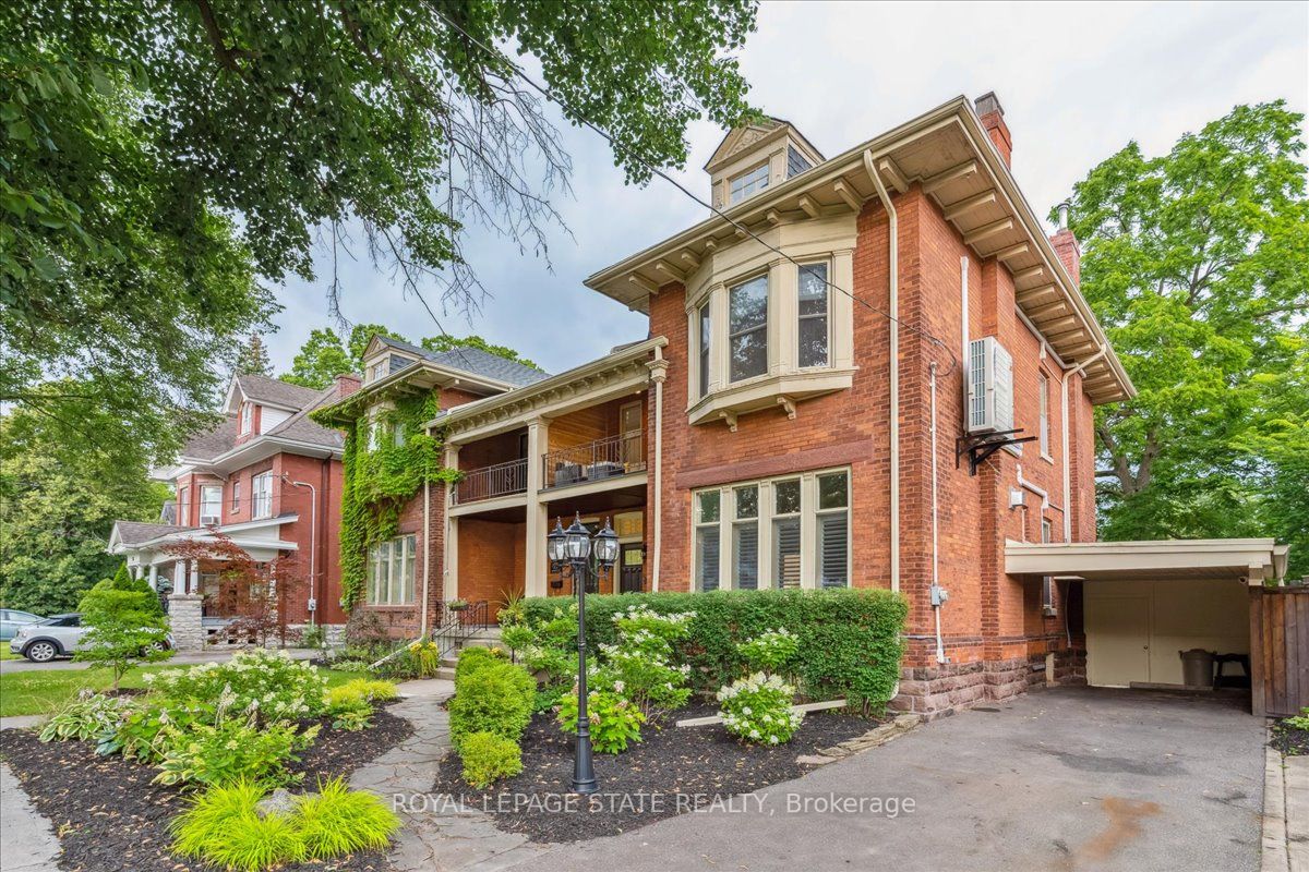 64 Lorne Crescent