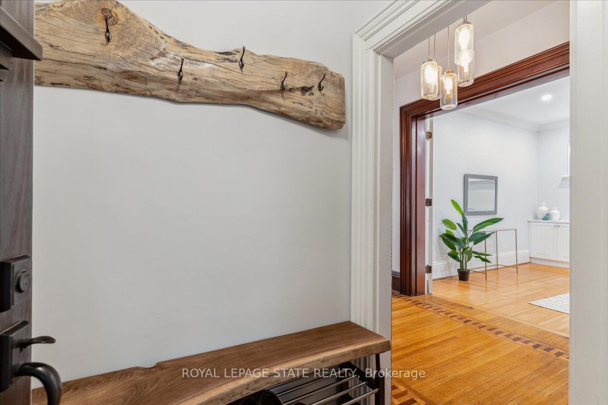 64 Lorne Crescent