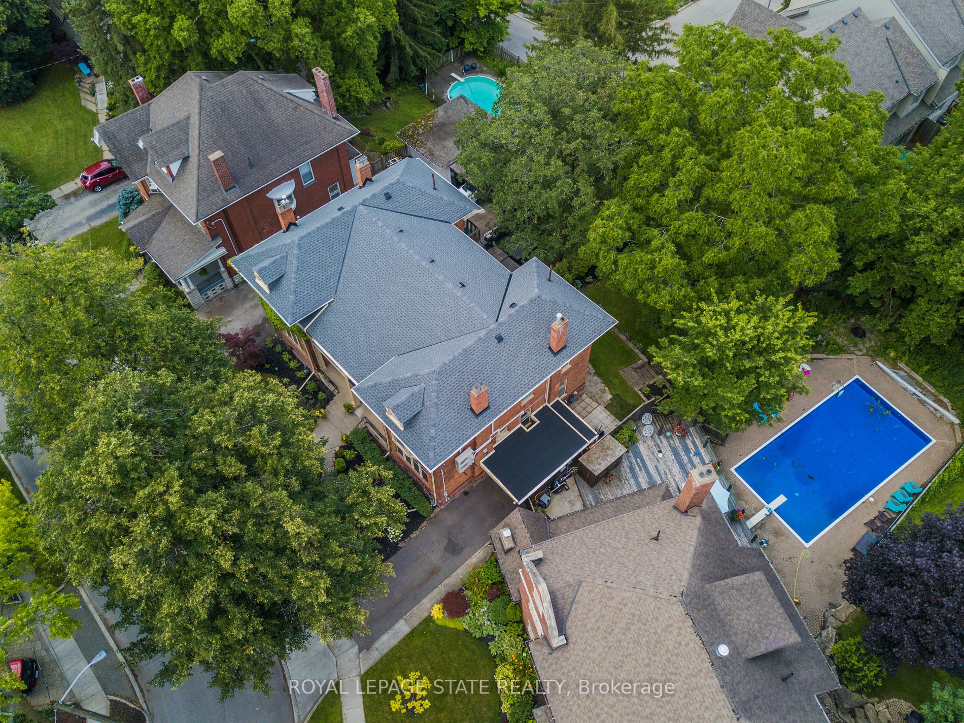 64 Lorne Crescent