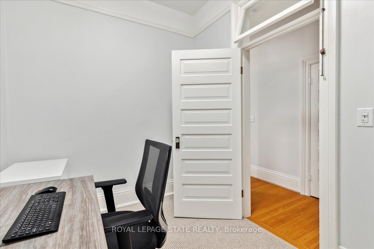 64 Lorne Crescent