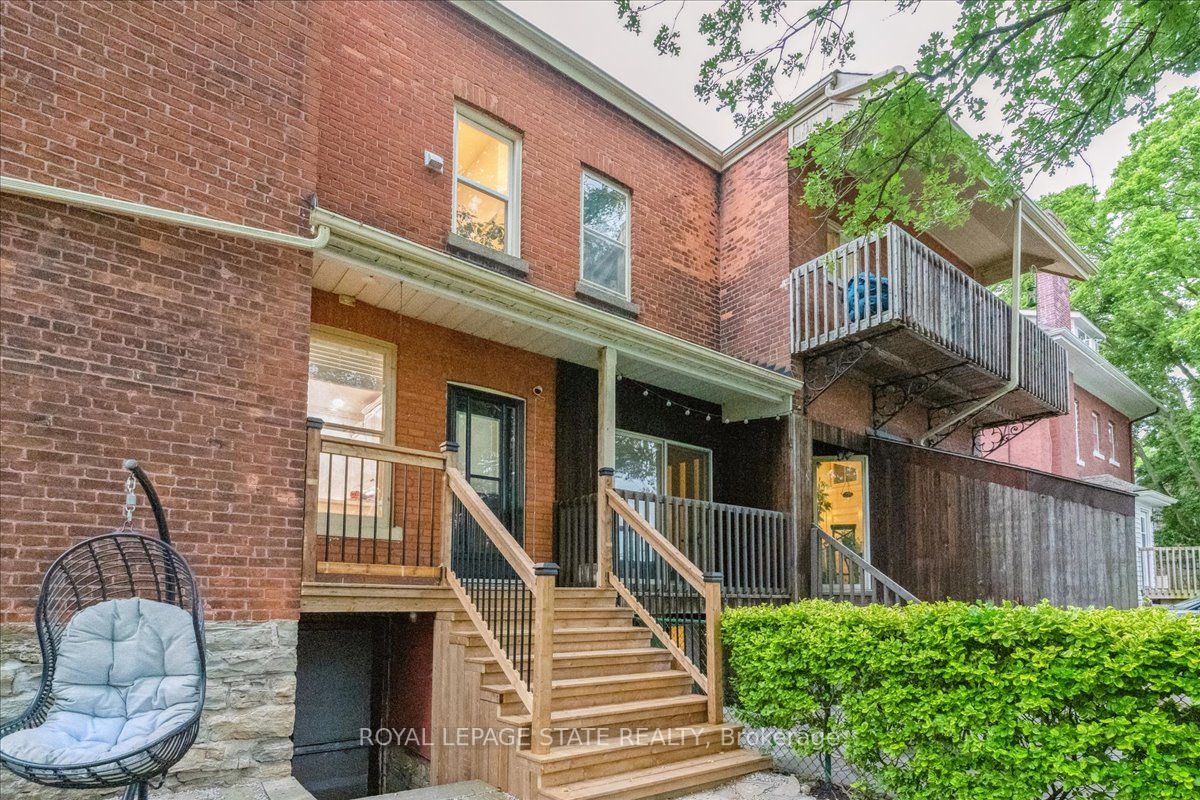 64 Lorne Crescent