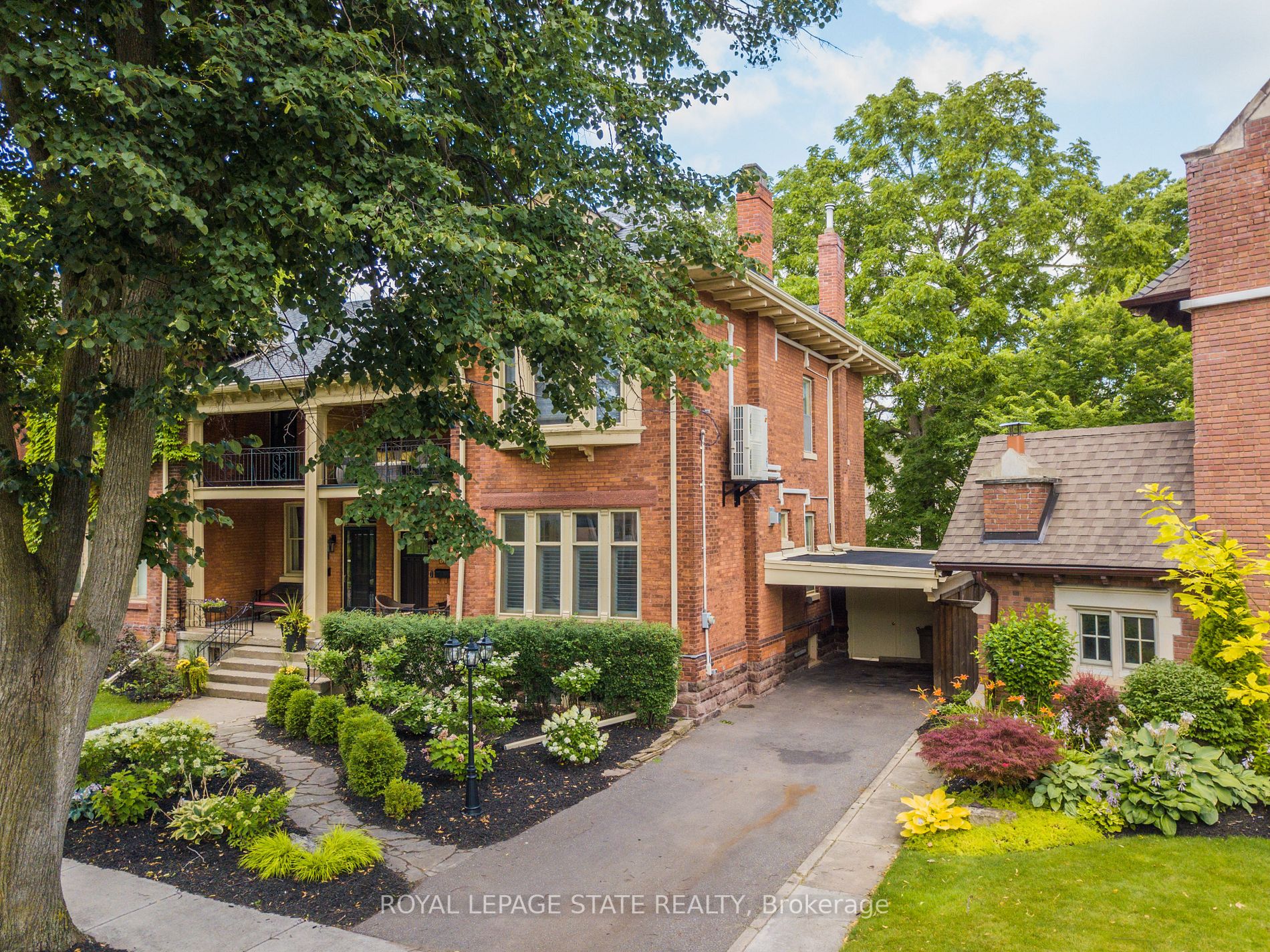 64 Lorne Crescent
