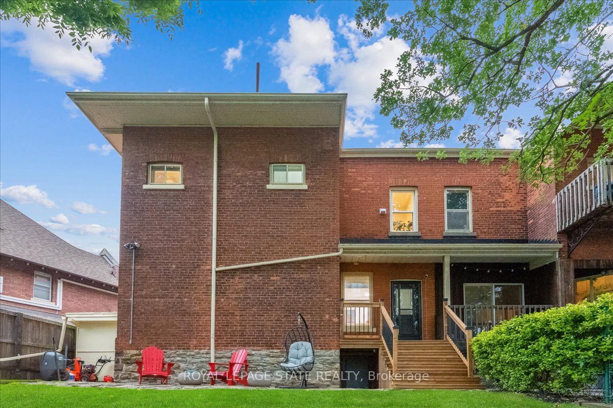 64 Lorne Crescent