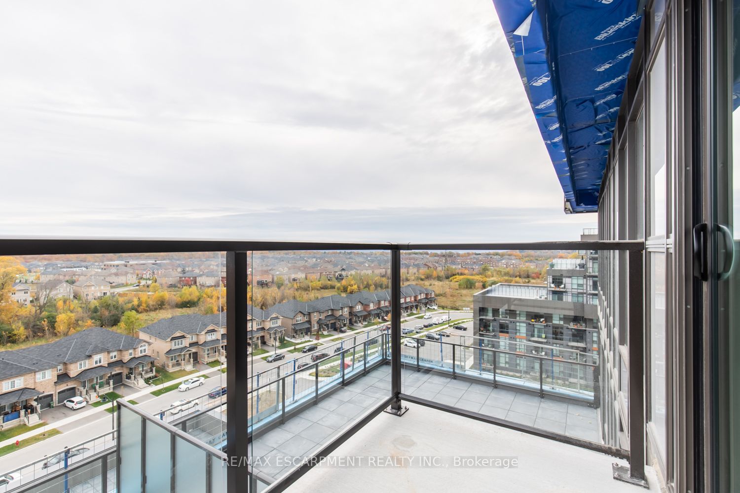 460 Dundas St, #811