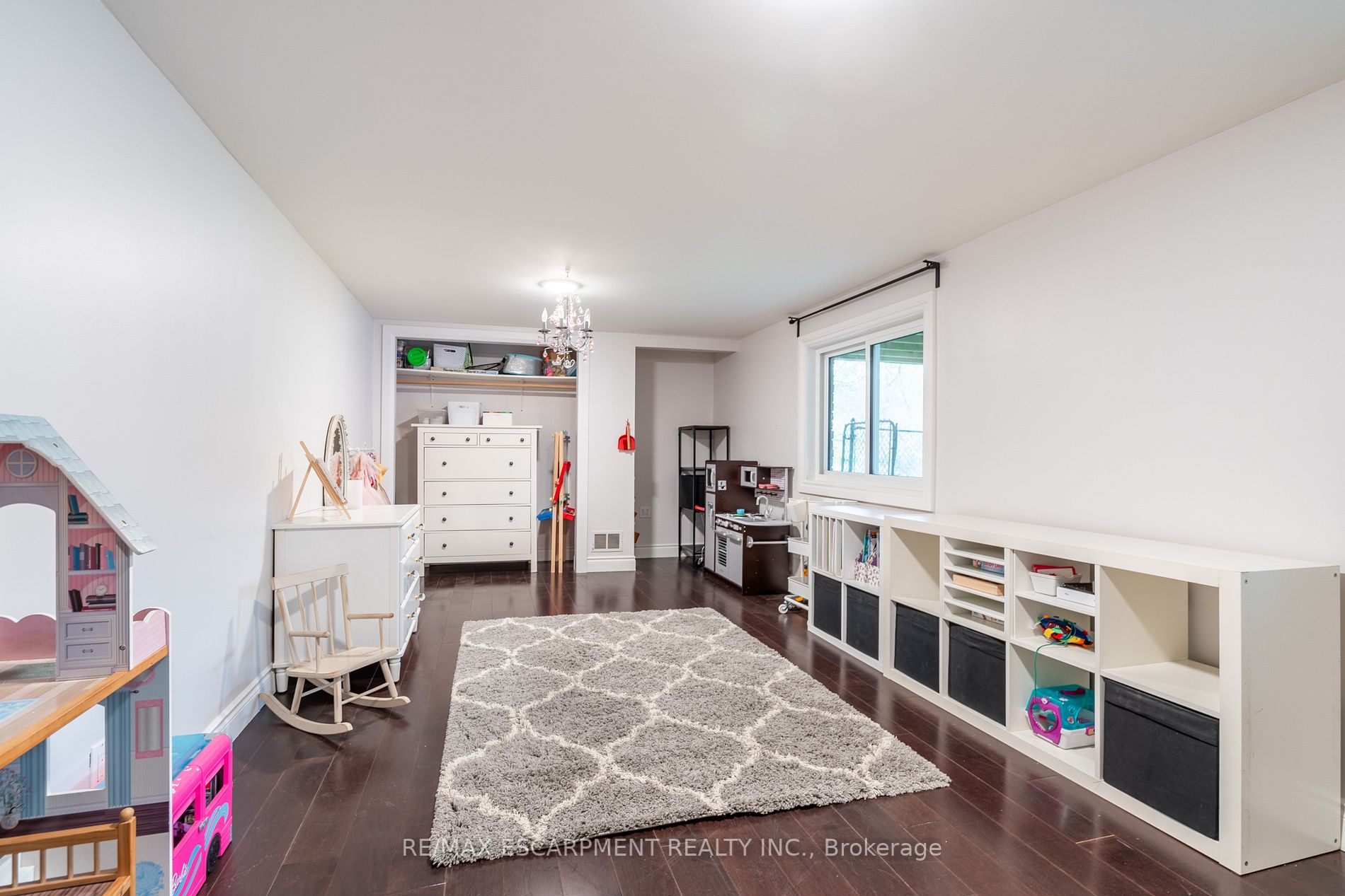 4 Valleydale Crt