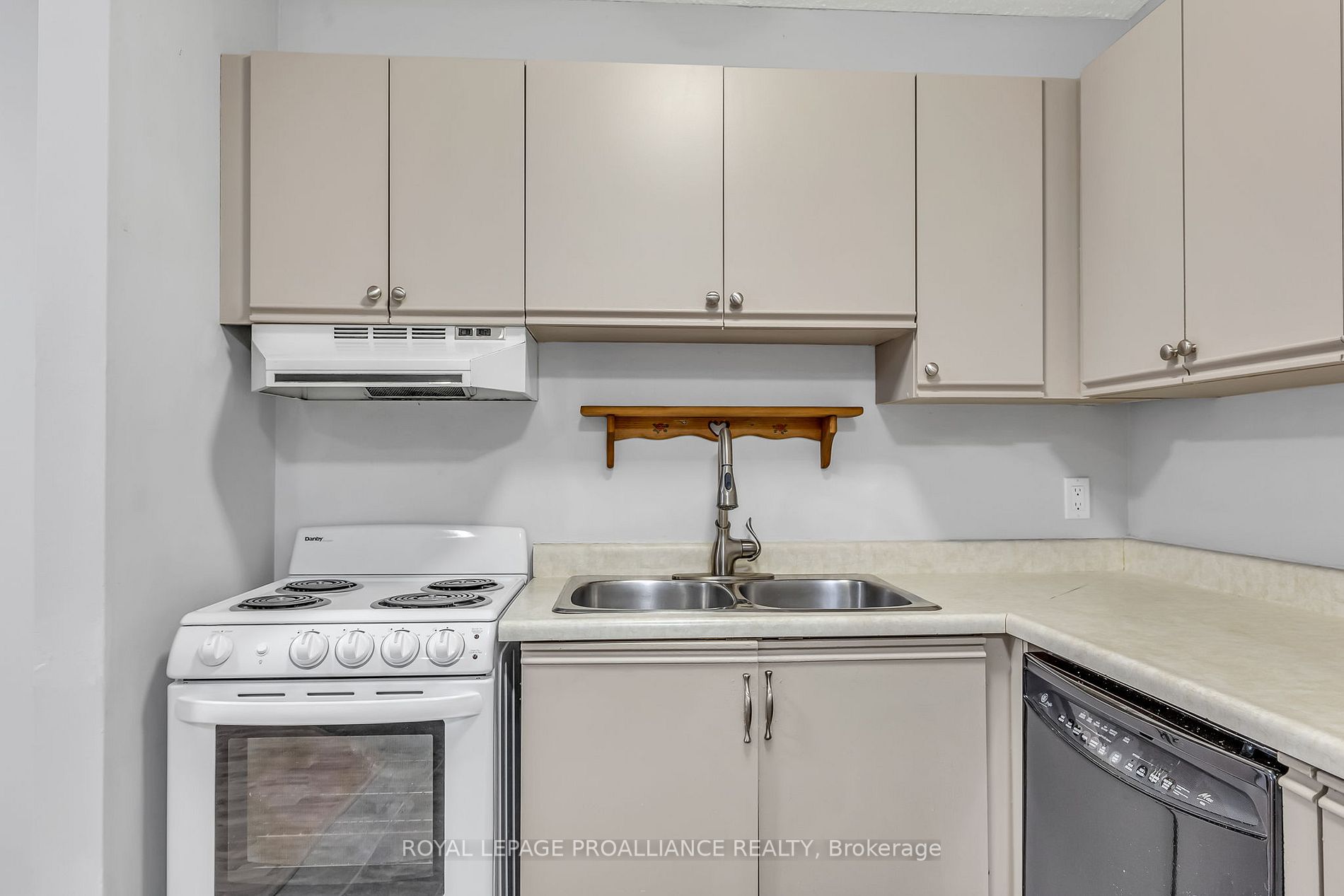 133 Ontario St, #103