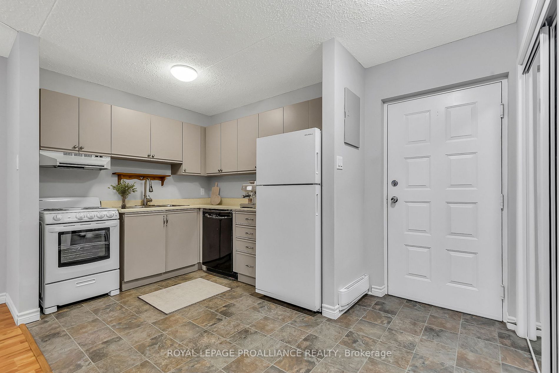 133 Ontario St, #103