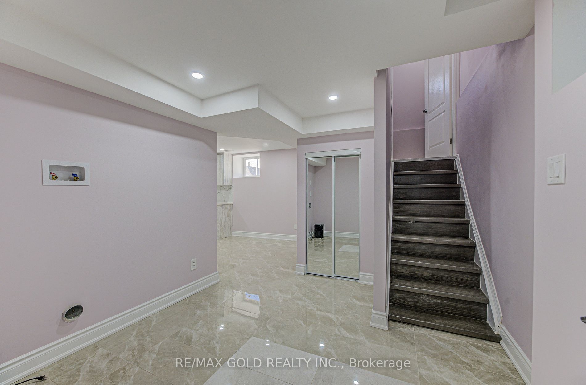21 Ruth St