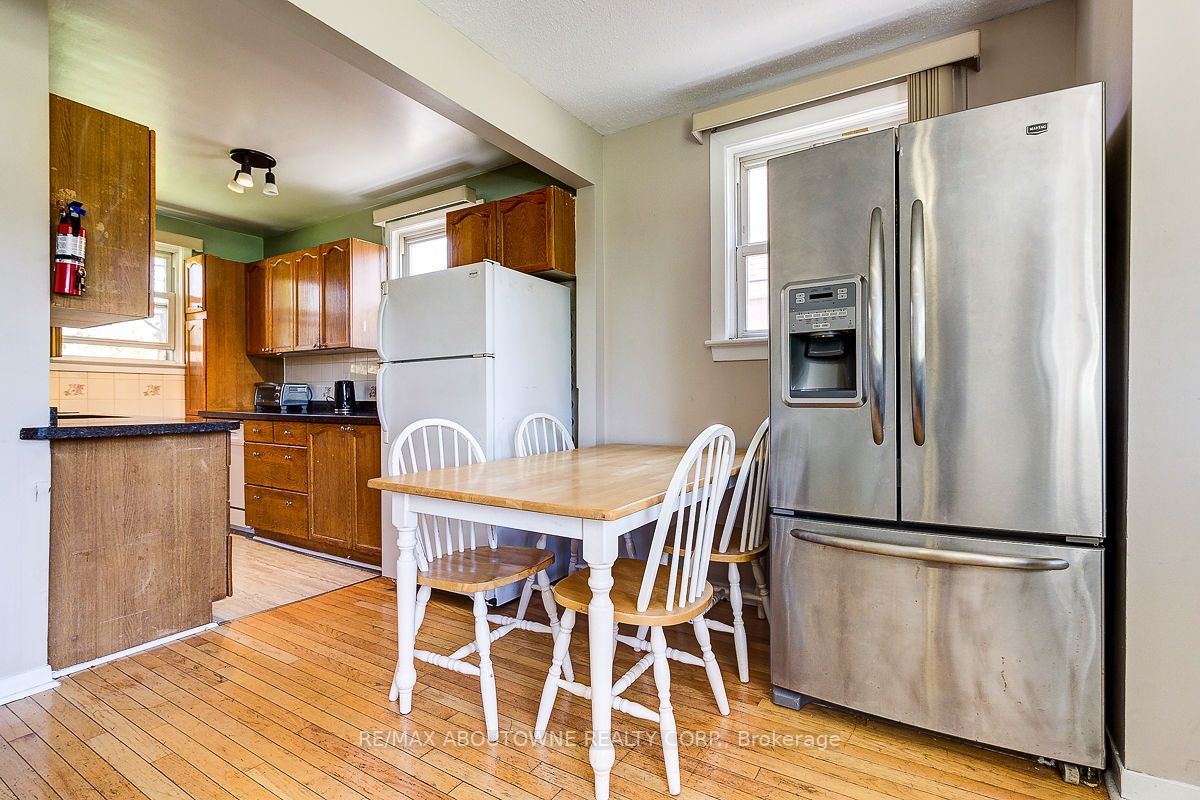 106 Merna Ave