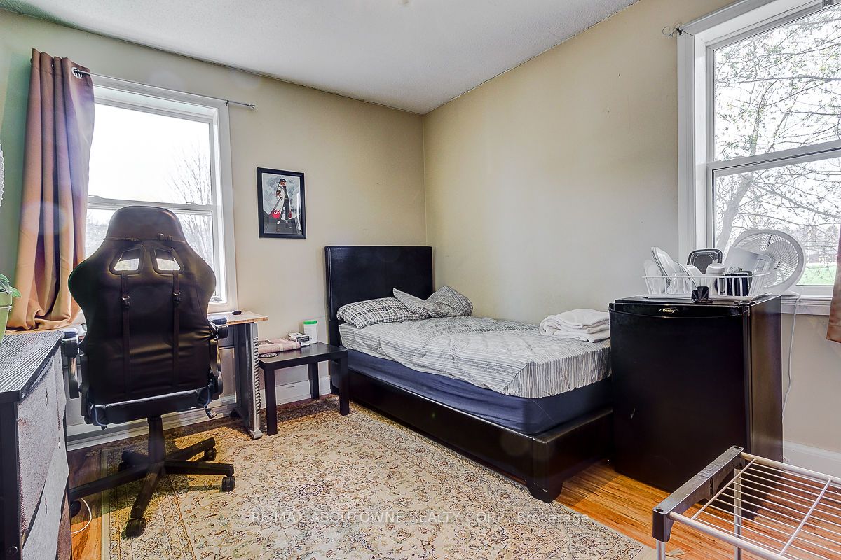 106 Merna Ave