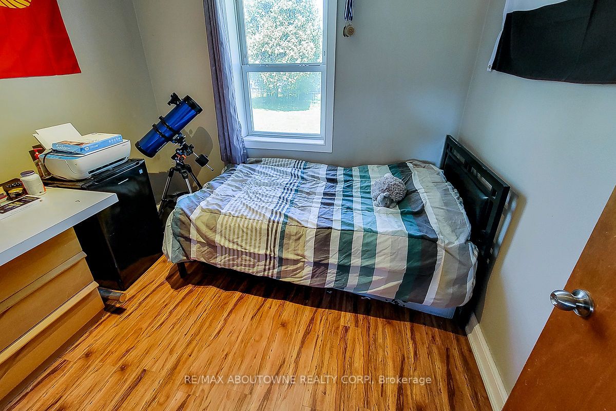 106 Merna Ave