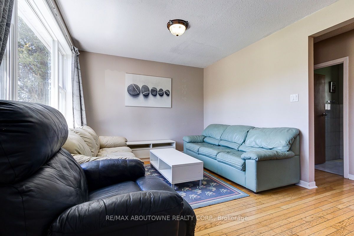 106 Merna Ave