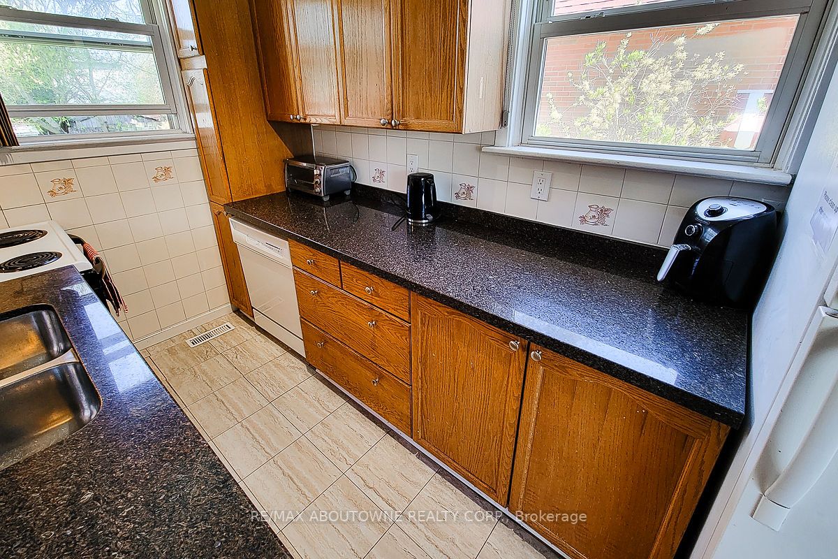 106 Merna Ave