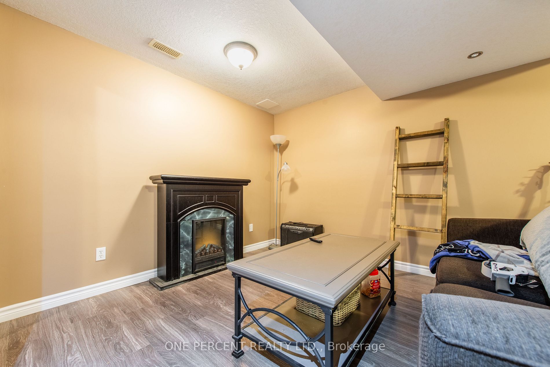 24 Pettitt Dr