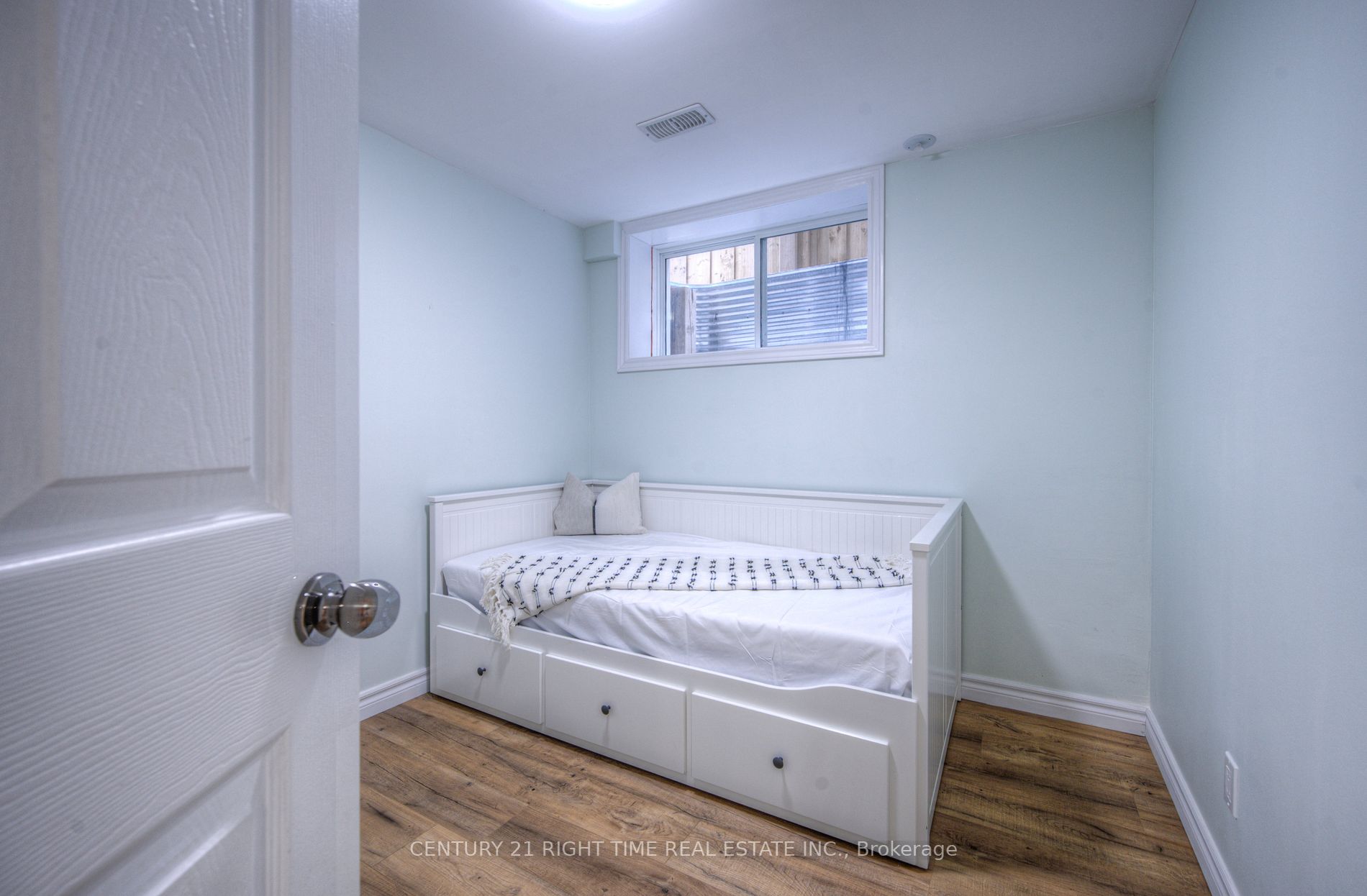38 Mistywood St