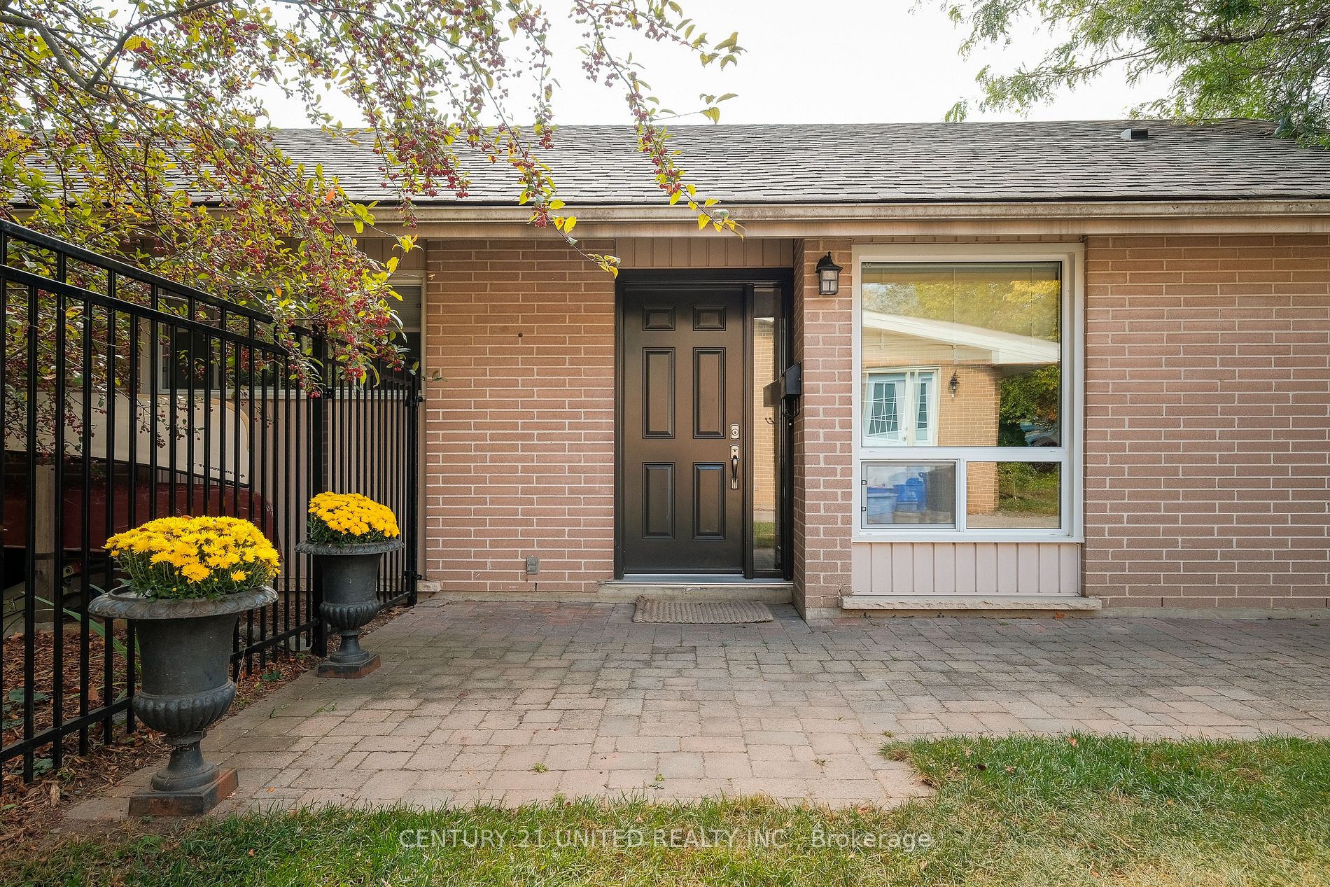 1278 Royal Dr