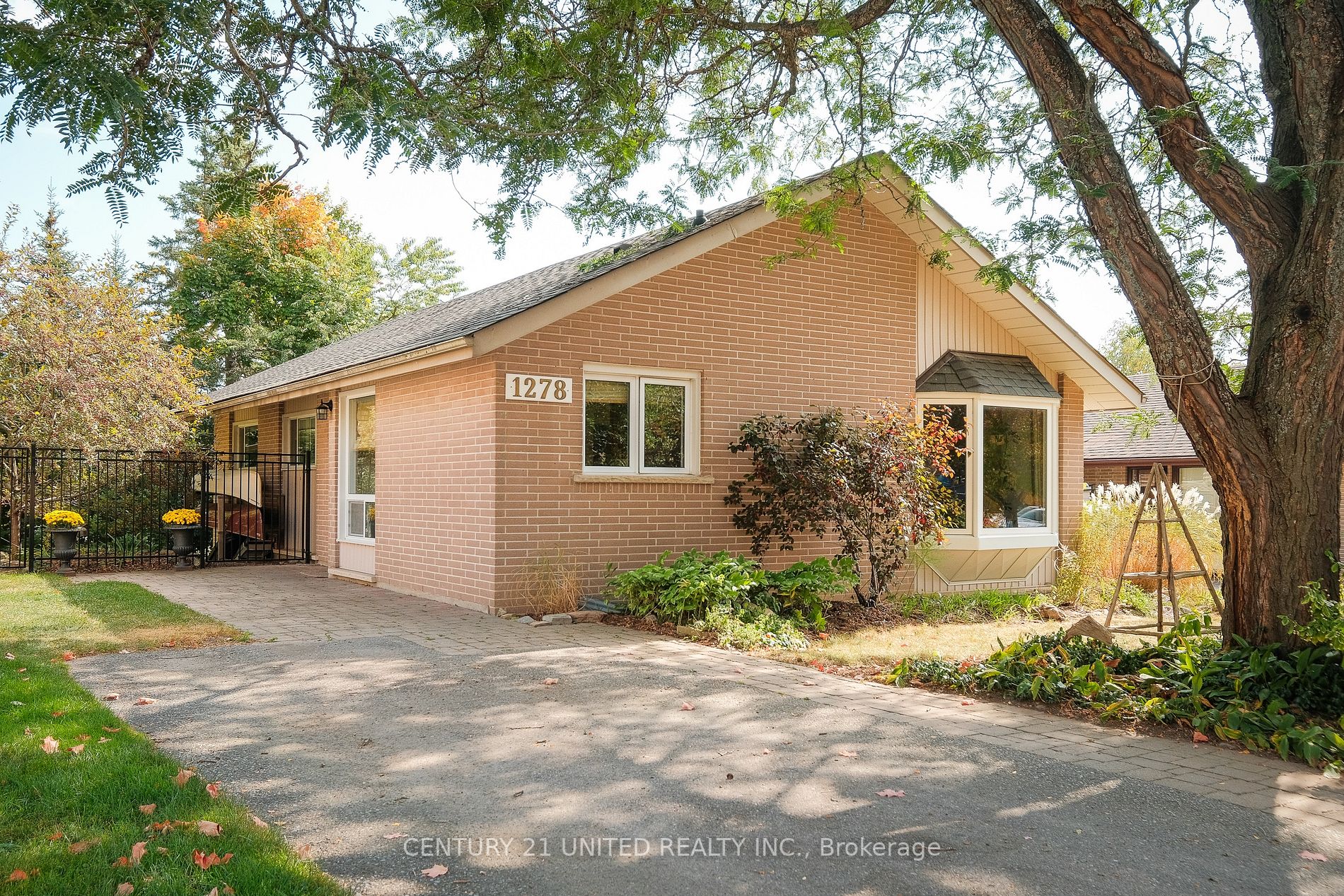 1278 Royal Dr