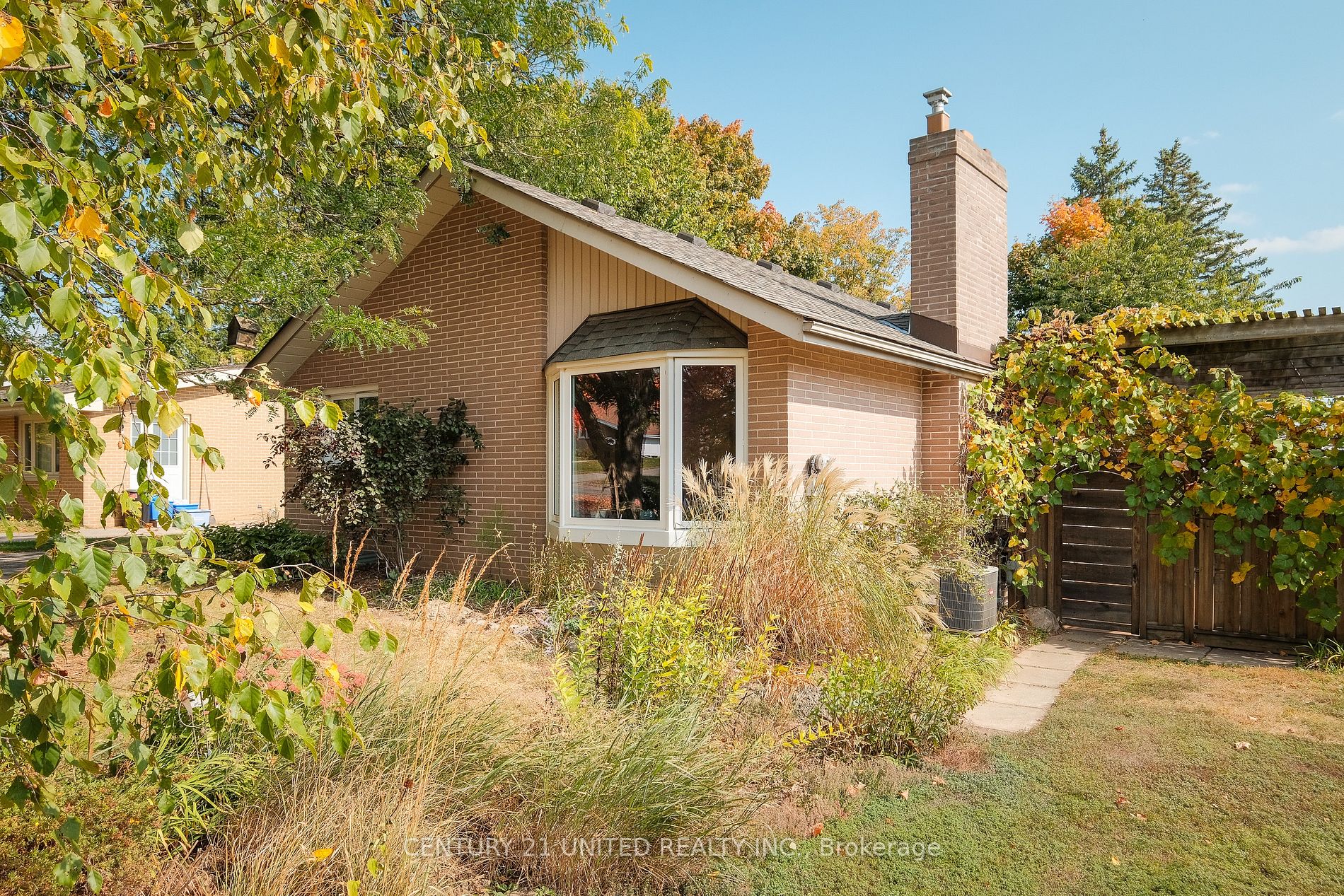 1278 Royal Dr