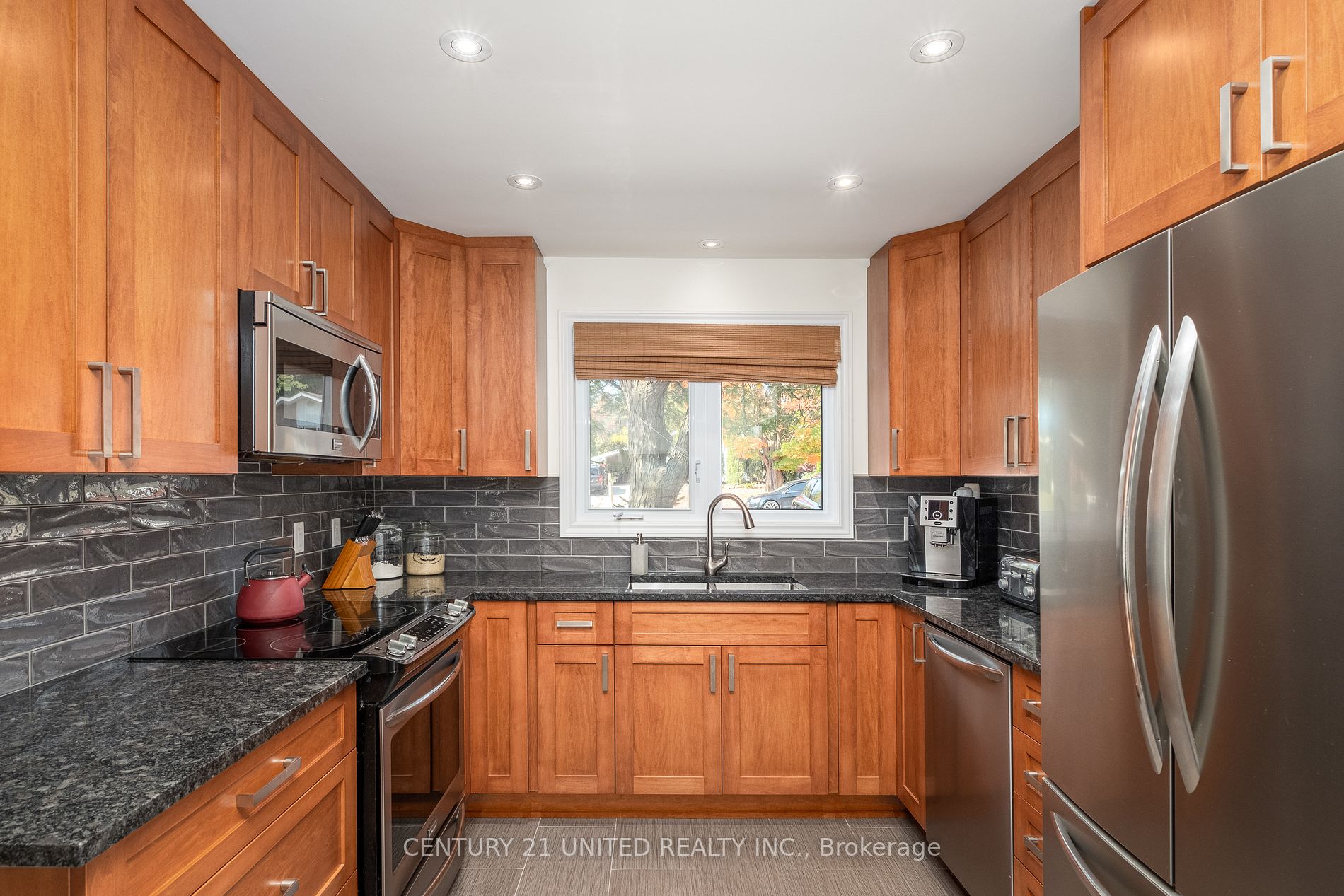 1278 Royal Dr